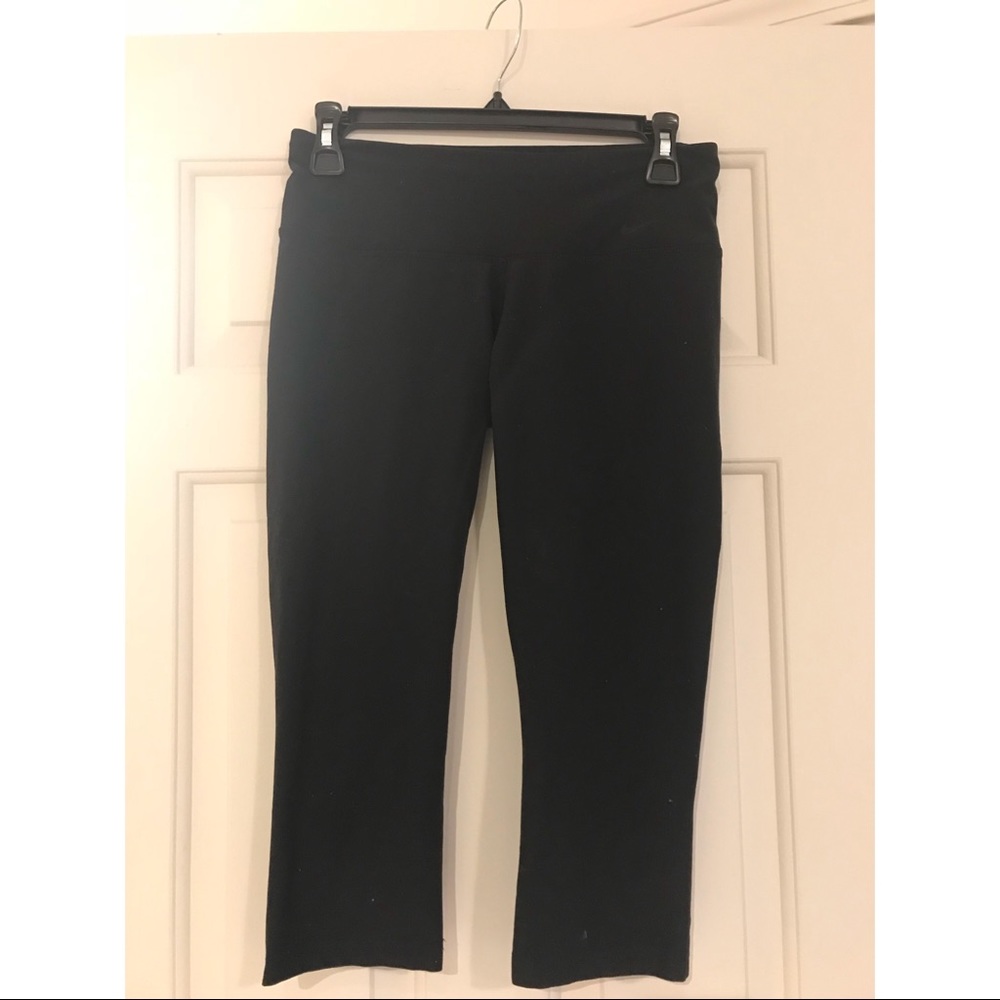 Cropped Mid Rise Nike Leggings